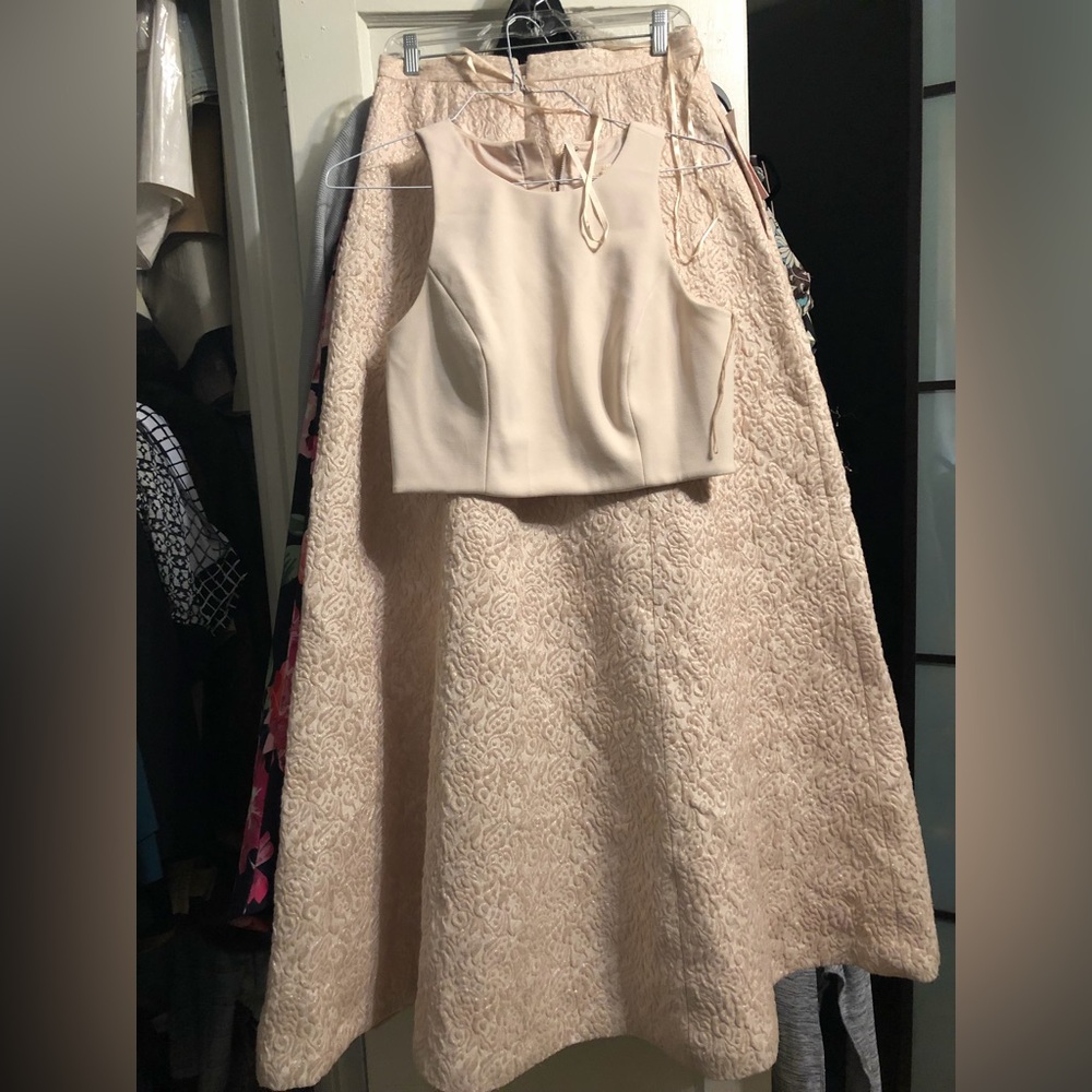 Chic Beige Skirt Set